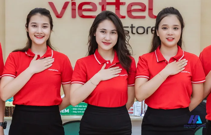 Đồng phục kỹ thuật viên Viettel chính hãng có thẻ nhân viên và logo đại lý